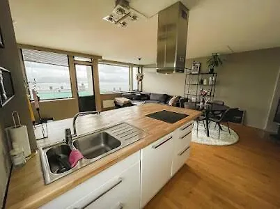 Lovely In A Location!